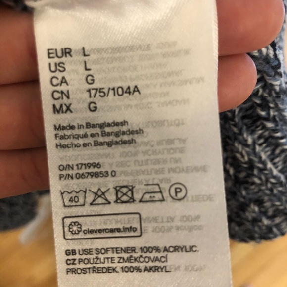 H&M crewneck - Picture 6 of 6